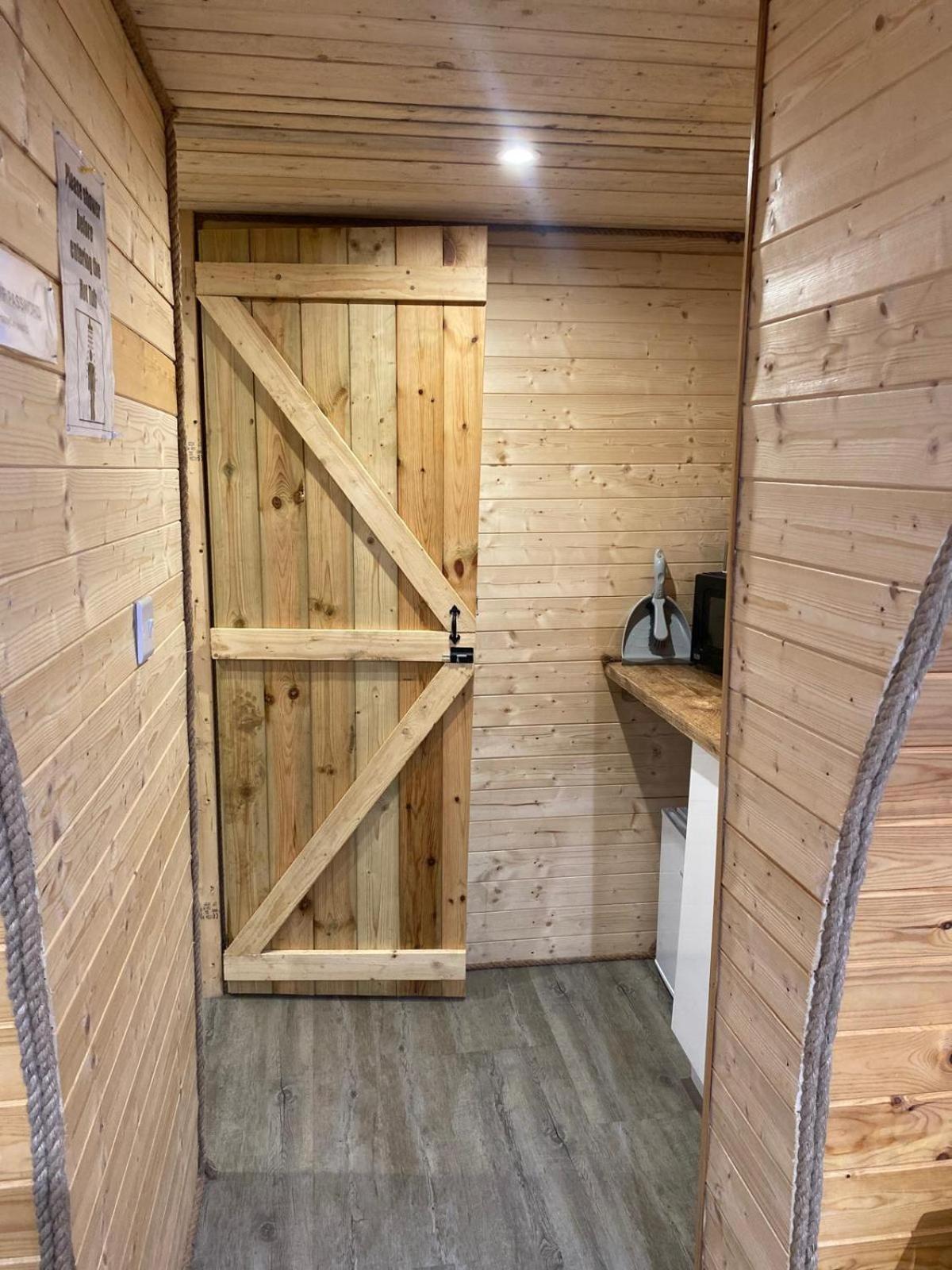 ホテル Crabmill Glamping ビュードリー エクステリア 写真