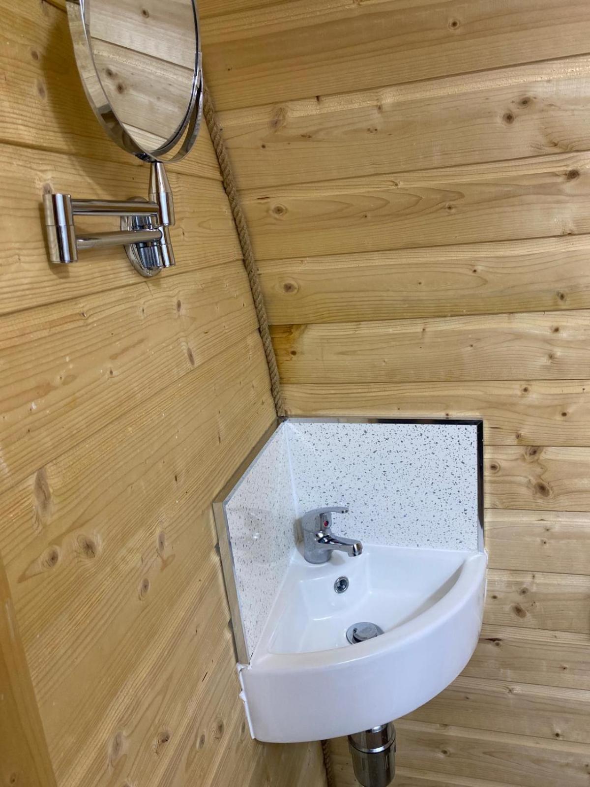 ホテル Crabmill Glamping ビュードリー エクステリア 写真